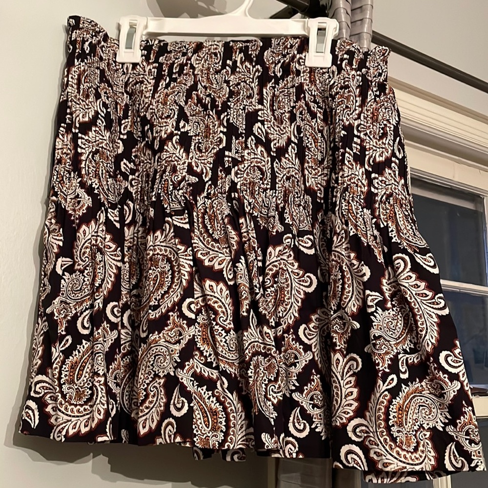 Navy pattered skirt
